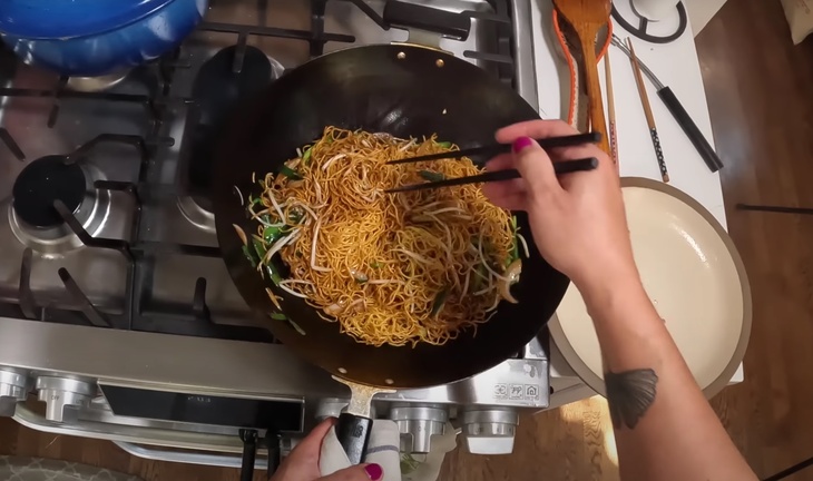 Cantonese Soy Sauce Chow Mein